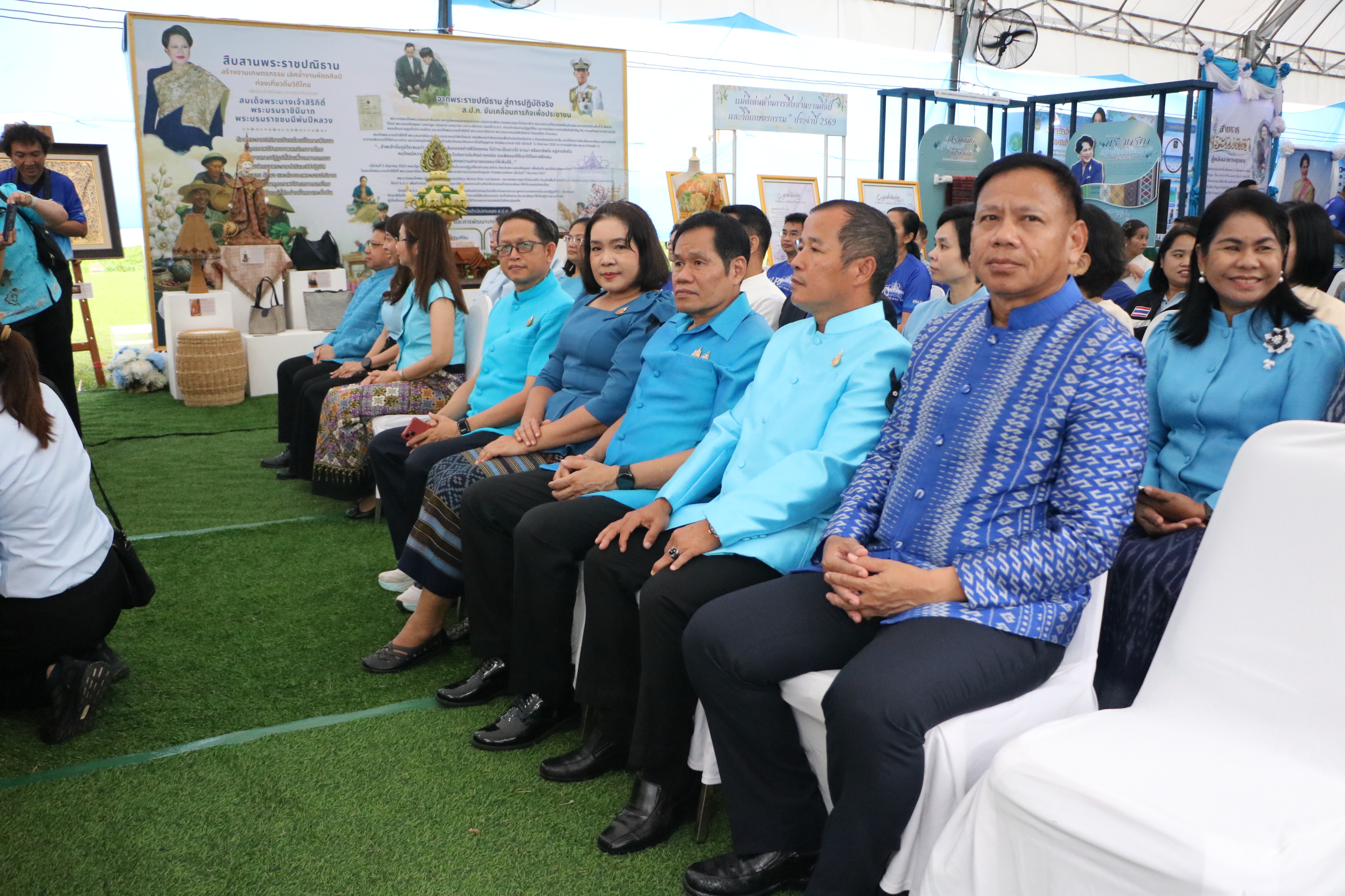 title - ส.ป.ก. เปิดงาน “สืบสานพระราชปณิธาน สร้างงานเกษตรกรรม เลิศล้ำงานหัตถศิลป์ ท่องเที่ยวถิ่นวิถีไทย เพื่อน้อมรำลึกในพระมหากรุณาธิคุณของสมเด็จพระนางเจ้าสิริกิติ์ พระบรมราชินีนาถ พระบรมราชชนนีพันปีหลวง ประจำปี พ.ศ. 2569 ณ ศูนย์ส่งเสริมและพัฒนาอาชีพเสริมนอกภาคการเกษตร จังหวัดพระนครศรีอยุธยา